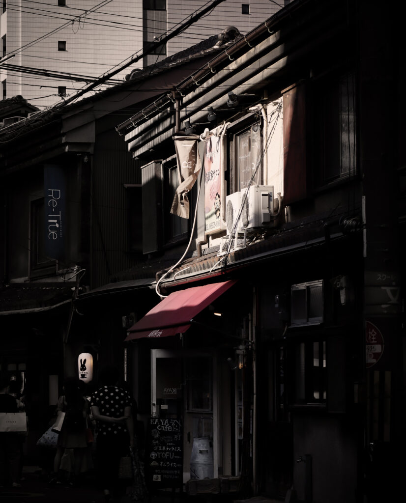 大阪中崎町の路地裏の夕日